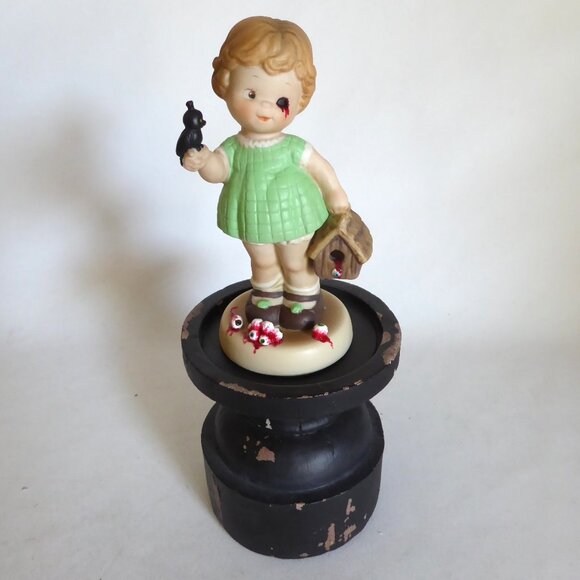 NEW THE BIRDS ALFRED HITCHCOCK CURIOSITIES UPCYCLED GOTHIC HORROR FIGURE ODDITY - Picture 2 of 16